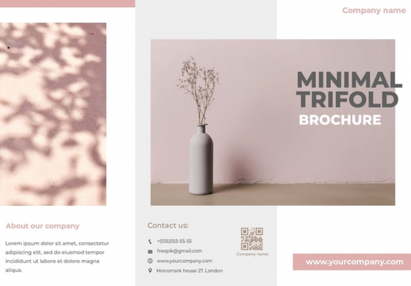 Desain brosur katering dengan latar belakang warna pastel